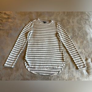 Banana Republic Luxespun White and Grey Stripped Long Sleeve Shirt, Size XS